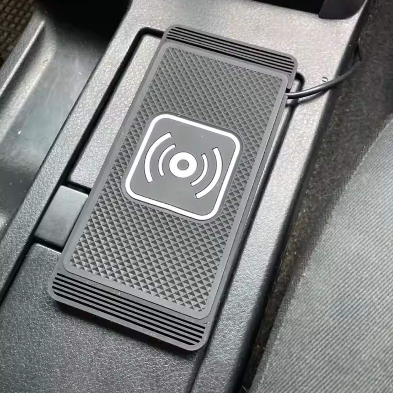 Podloga za bežično punjenje telefona, CarPad - Image 9