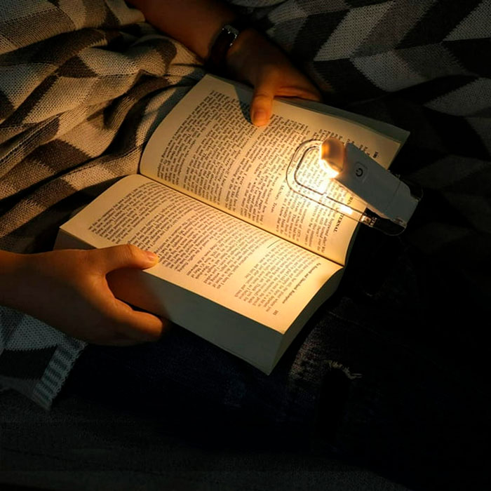 ReadLed, mini LED lampa koja se može montirati na knjigu - Image 3