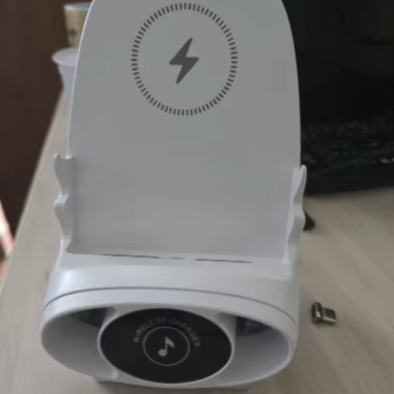 WirelessCharger, bežični brzi punjač i držač za telefon u jednom - Image 10